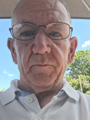 English men looking for love