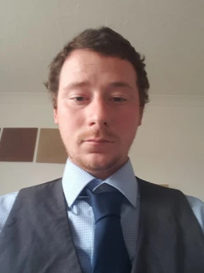 English men looking for love